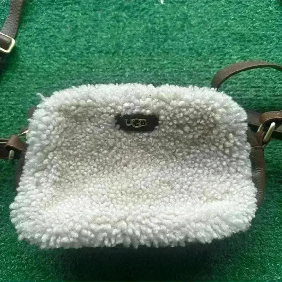 UGG - Picture 3 of 4